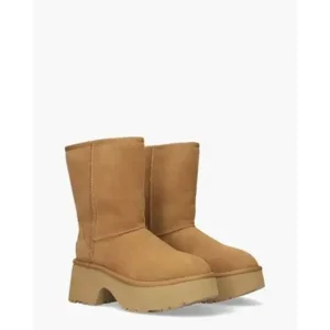 Ugg Classic Short New Heights Bruin Damesboots